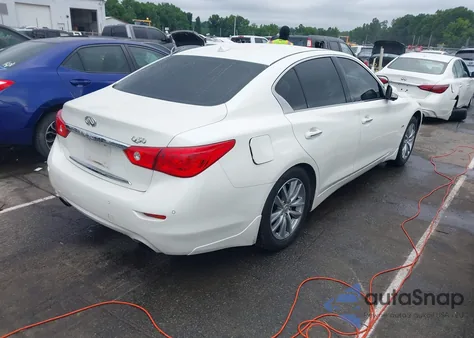 2016 Infiniti Q50 2.0T Base/2.0T Premium z USA, uszkodzony, nr VIN JN1CV7AP9GM203090